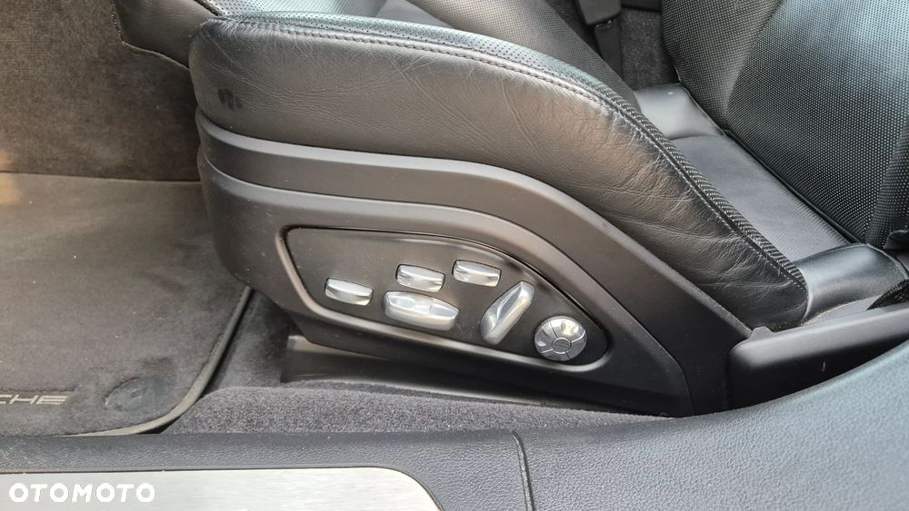 Porsche Panamera Turbo GPF - 17