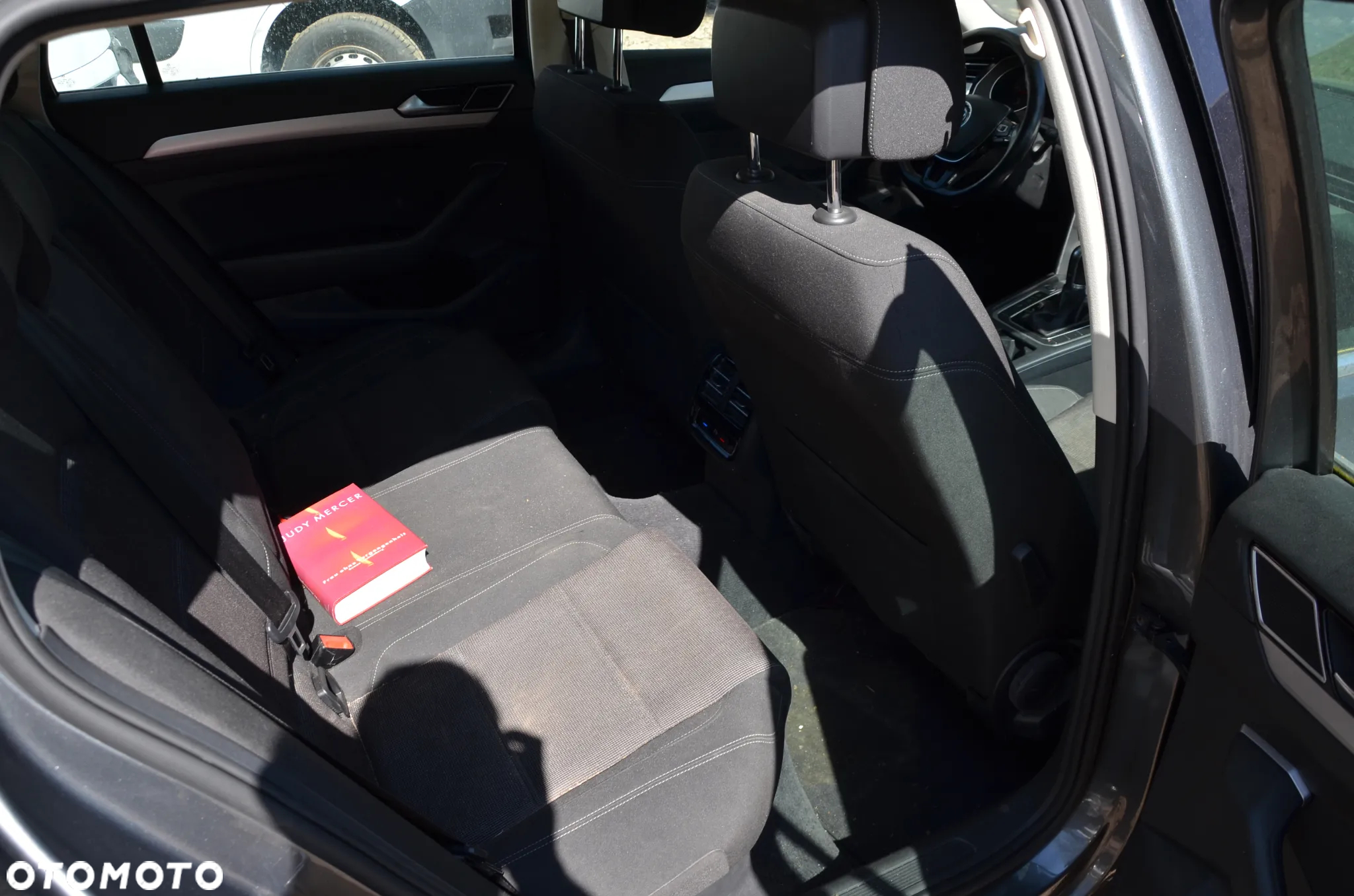 Volkswagen Passat 2.0 TDI 4Mot Elegance DSG - 23