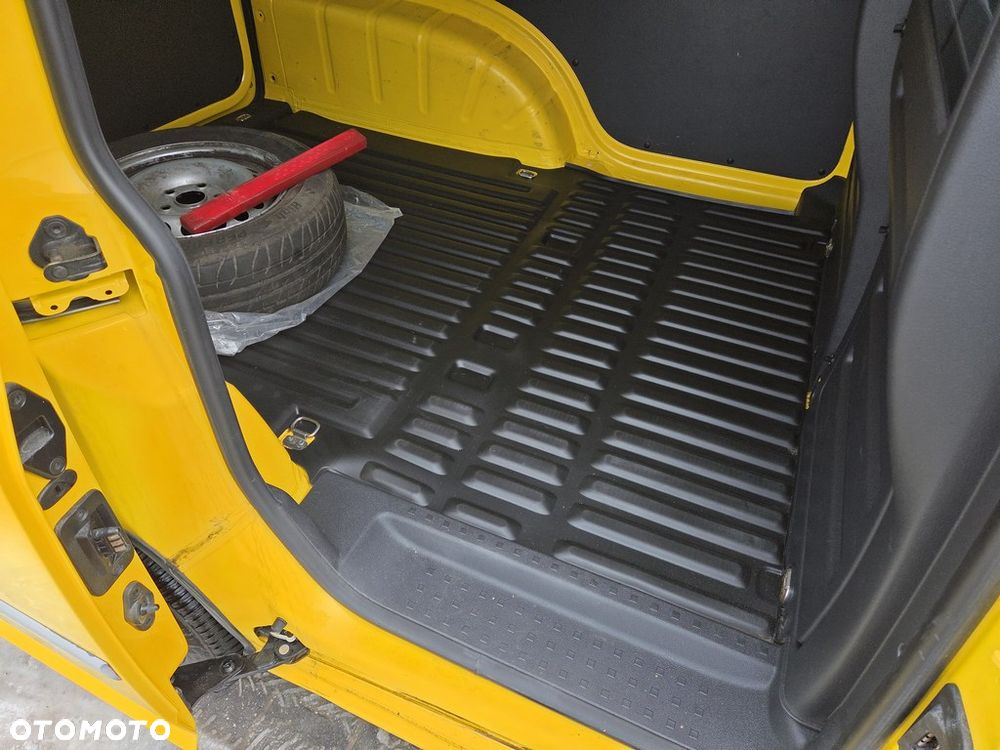 Volkswagen Caddy 2.0 TDI 4MOTION - 16