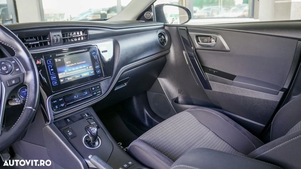 Toyota Auris - 10