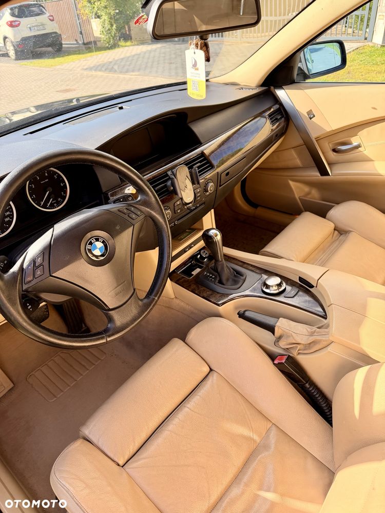 BMW 5 Series 2004 photo 3