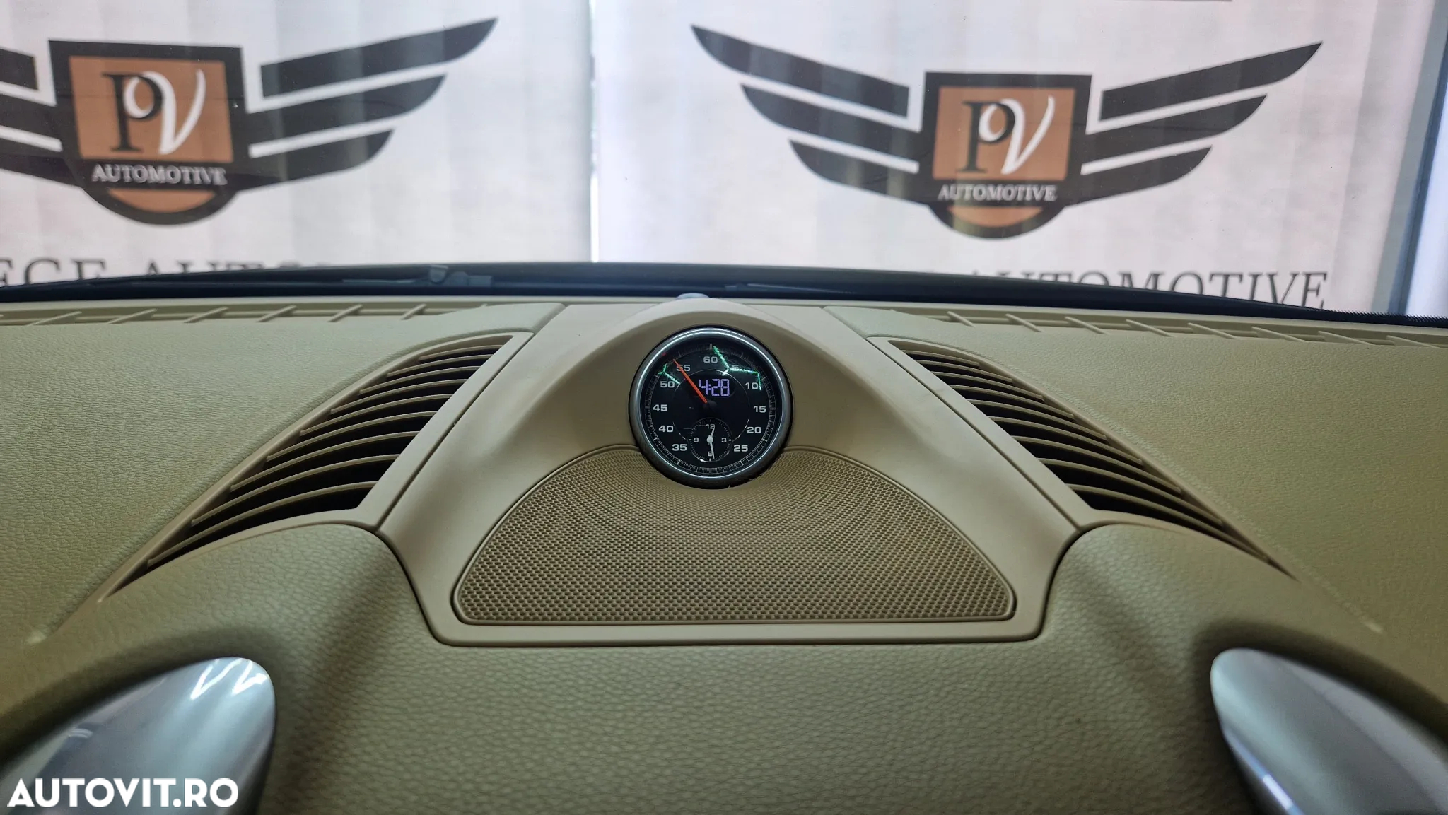 Porsche Cayenne - 29