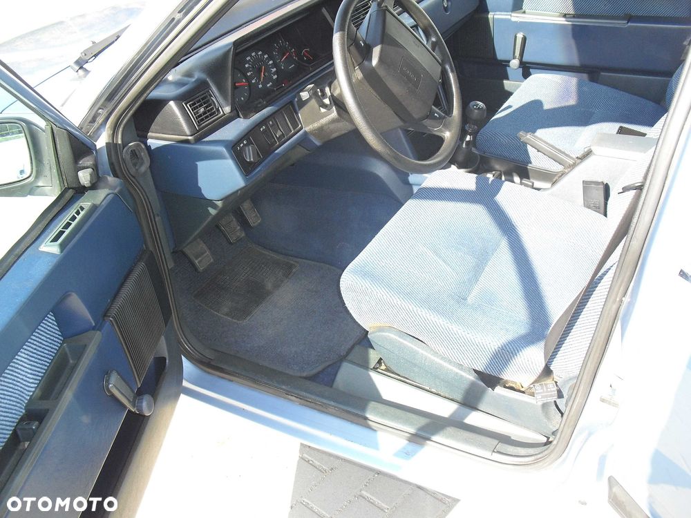 Volvo Seria 700 - 6