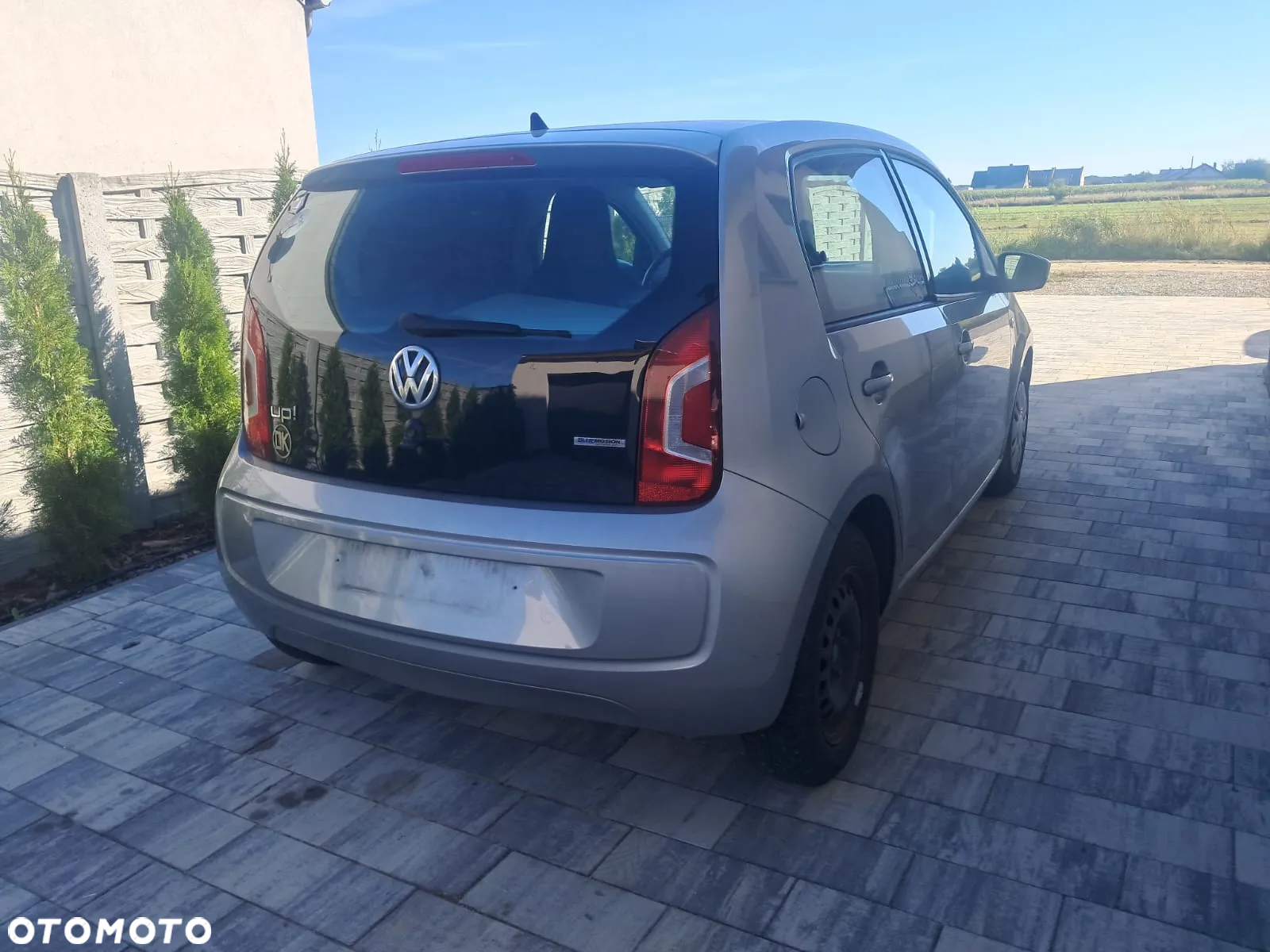 Volkswagen up! 1.0 high - 12