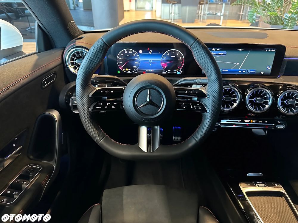 Mercedes-Benz CLA 200 AMG Line 7G-DCT - 11