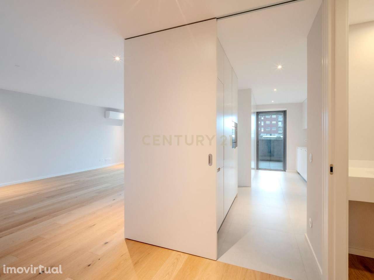 Apartamento T3 de Luxo em condomínio privado com piscina, Padel e giná - Grande imagem: 4/37