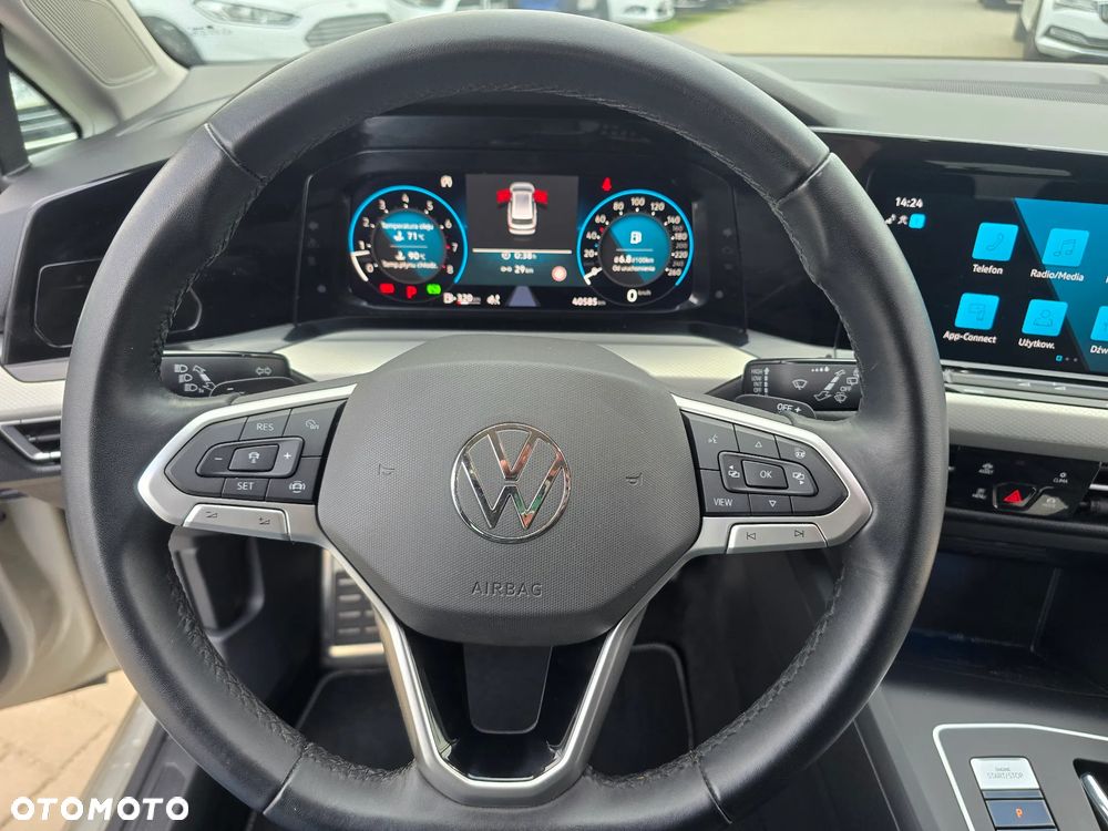 Volkswagen Golf - 26