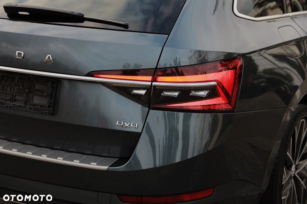 Skoda Superb 2.0 TDI SCR 4x4 L&K DSG - 35