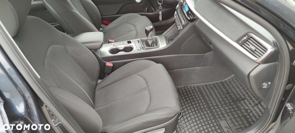 Kia Optima 2.0 M - 27