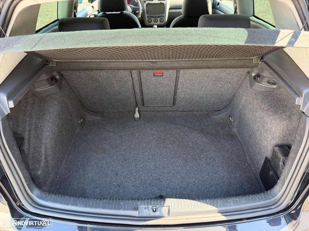 VW Golf 1.9 TDi BlueM. Confortline - 20