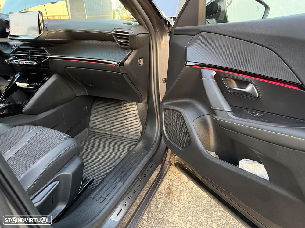 Peugeot 2008 1.2 PureTech GT Line EAT8 - 3