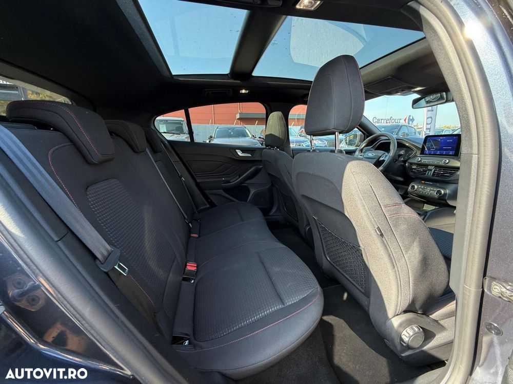 Ford Focus - 27
