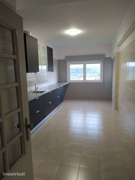 Apartamento T3 para arrendamento em Abrantes - Grande imagem: 3/12