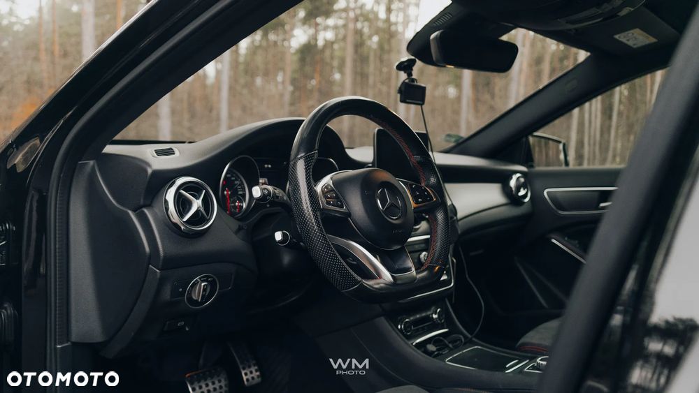 Mercedes-Benz GLA 200 7G-DCT AMG Line - 9