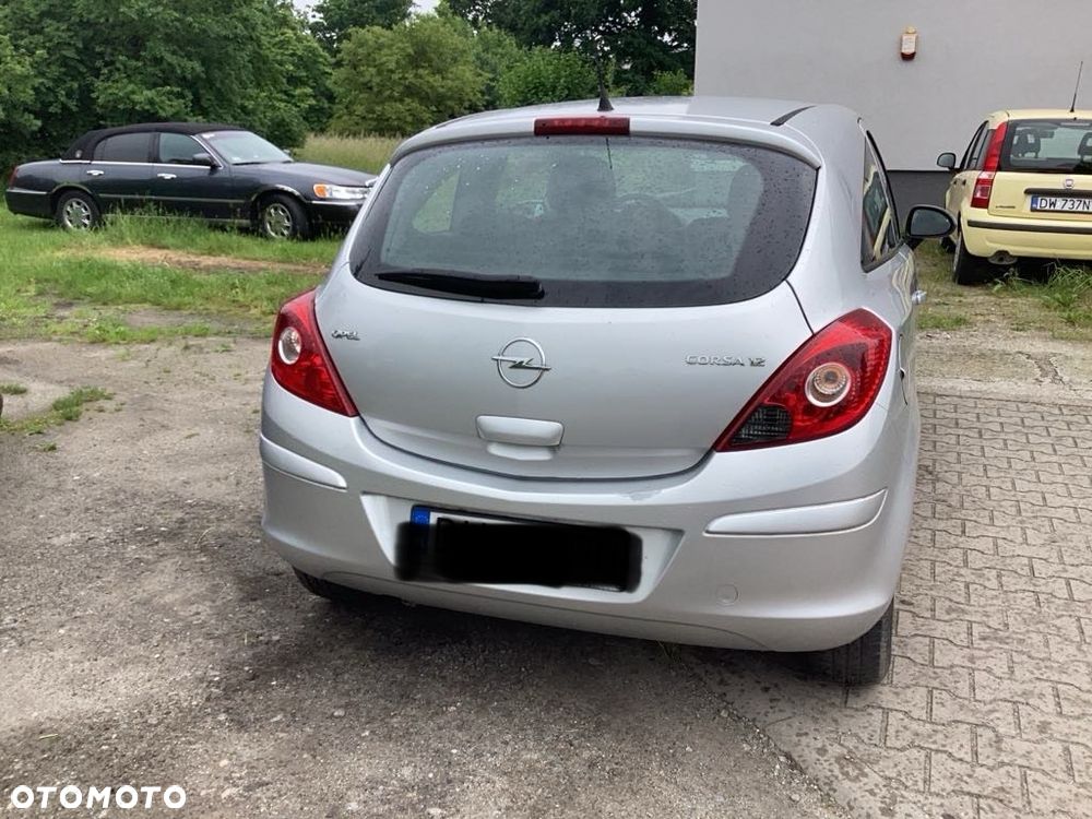 Opel Corsa 1.2 16V Cosmo - 2