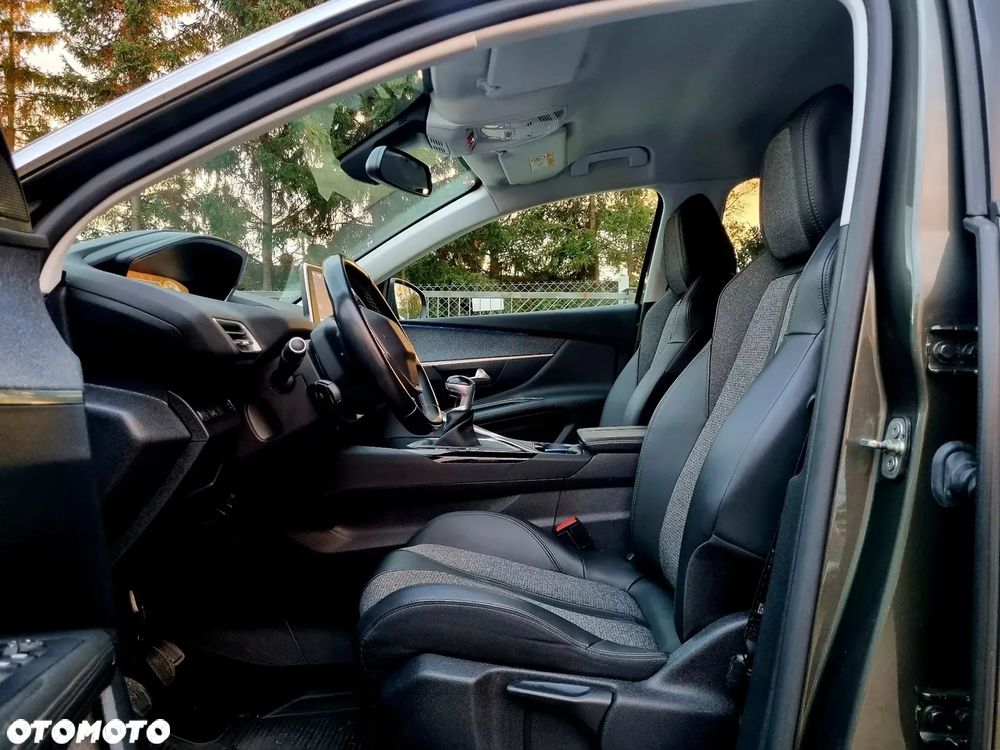 Peugeot 3008 1.2 PureTech Allure S&S - 9