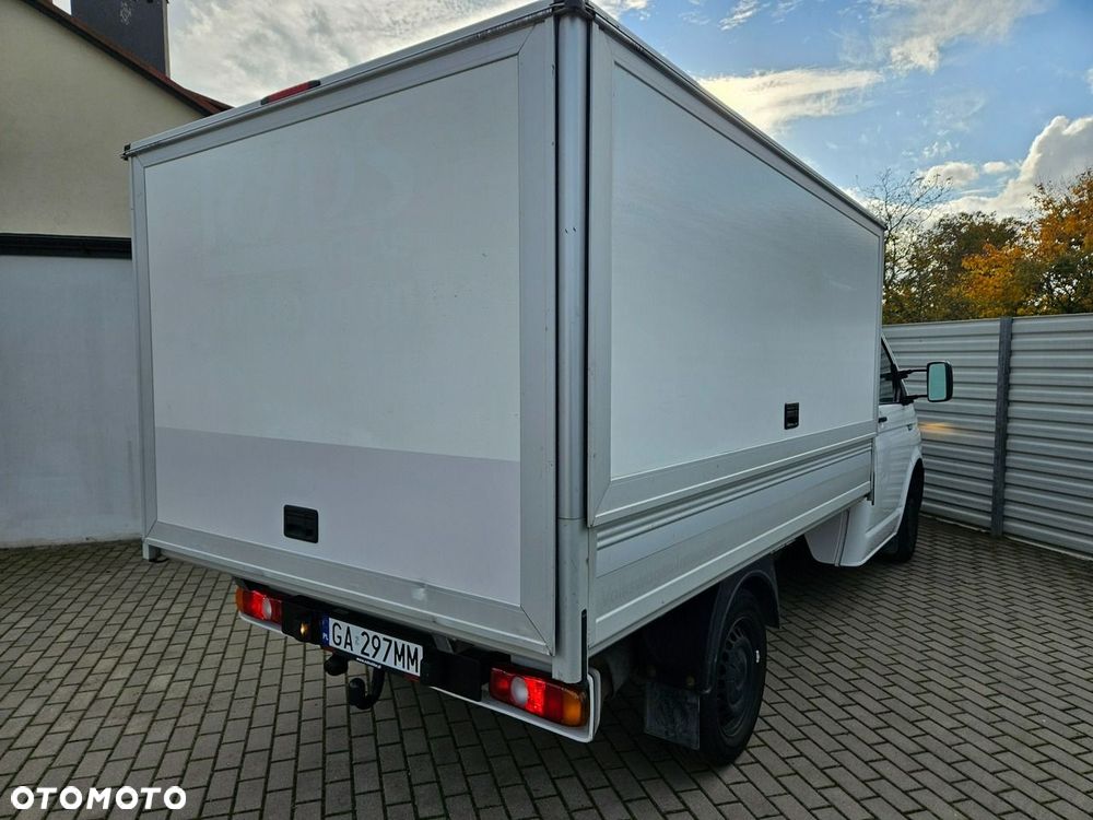 Volkswagen Transporter - 21
