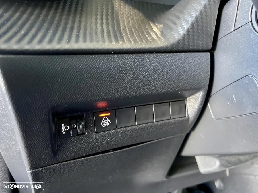 Peugeot 2008 1.2 PureTech Allure Pack EAT8 - 14