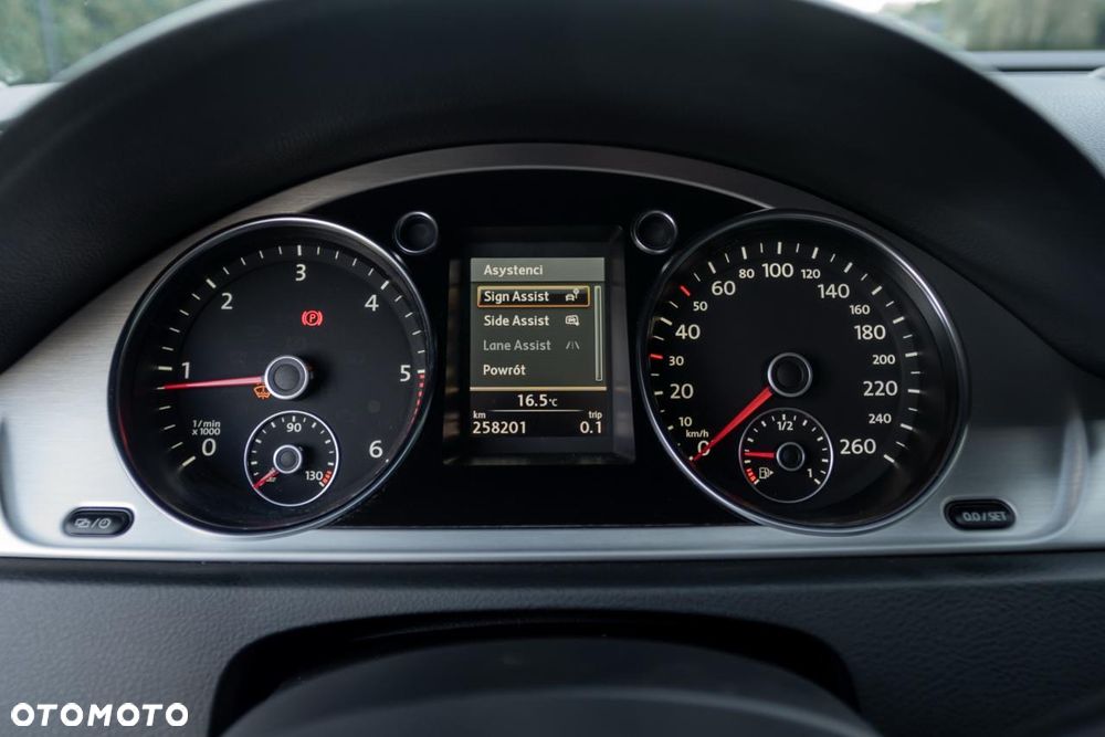 Volkswagen Passat 2.0 TDI Highline - 7