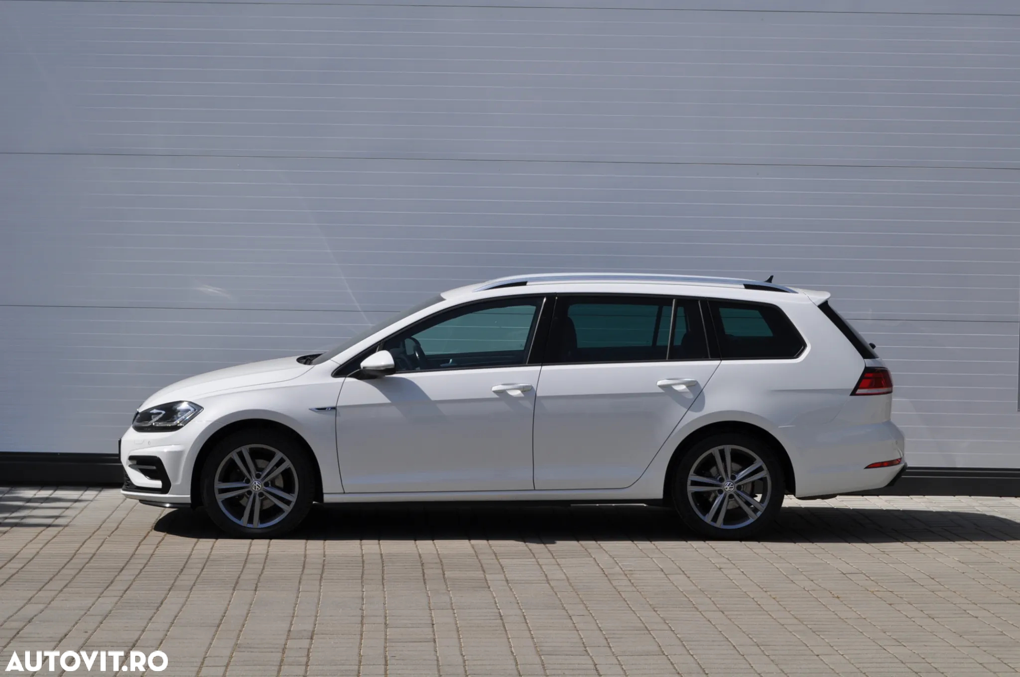 Volkswagen Golf 2.0 TDI DSG R-Line - 2