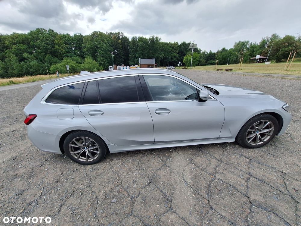 BMW Seria 3 320d xDrive MHEV Luxury Line - 7