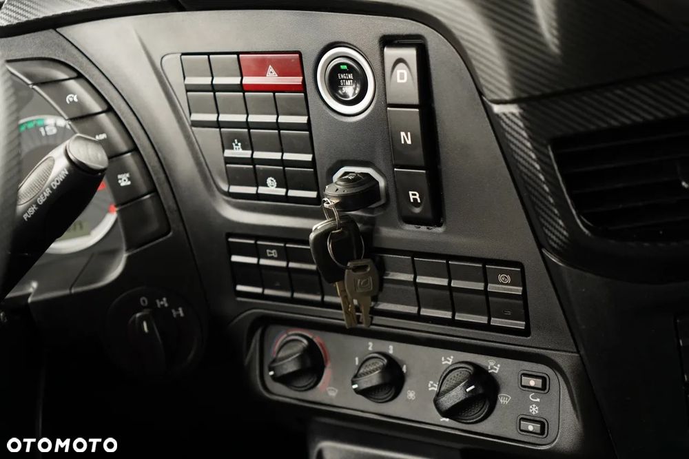 Iveco X-WAY 480 / 8X4 / WYWROTKA DWUSTRONNA / HYDROBURTA / HYDROKLAPA / AUTOMAT / SPROWADZONY - 32