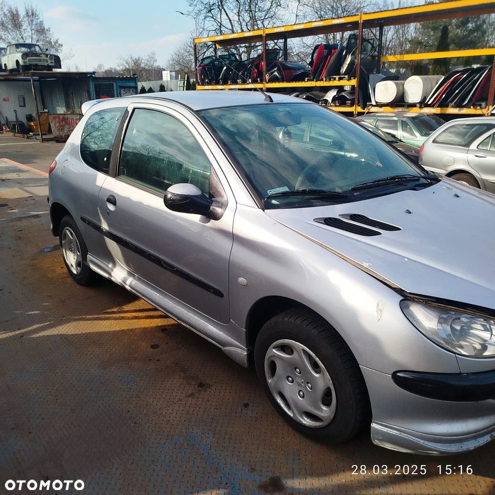 Peugeot 206  na części . - 2