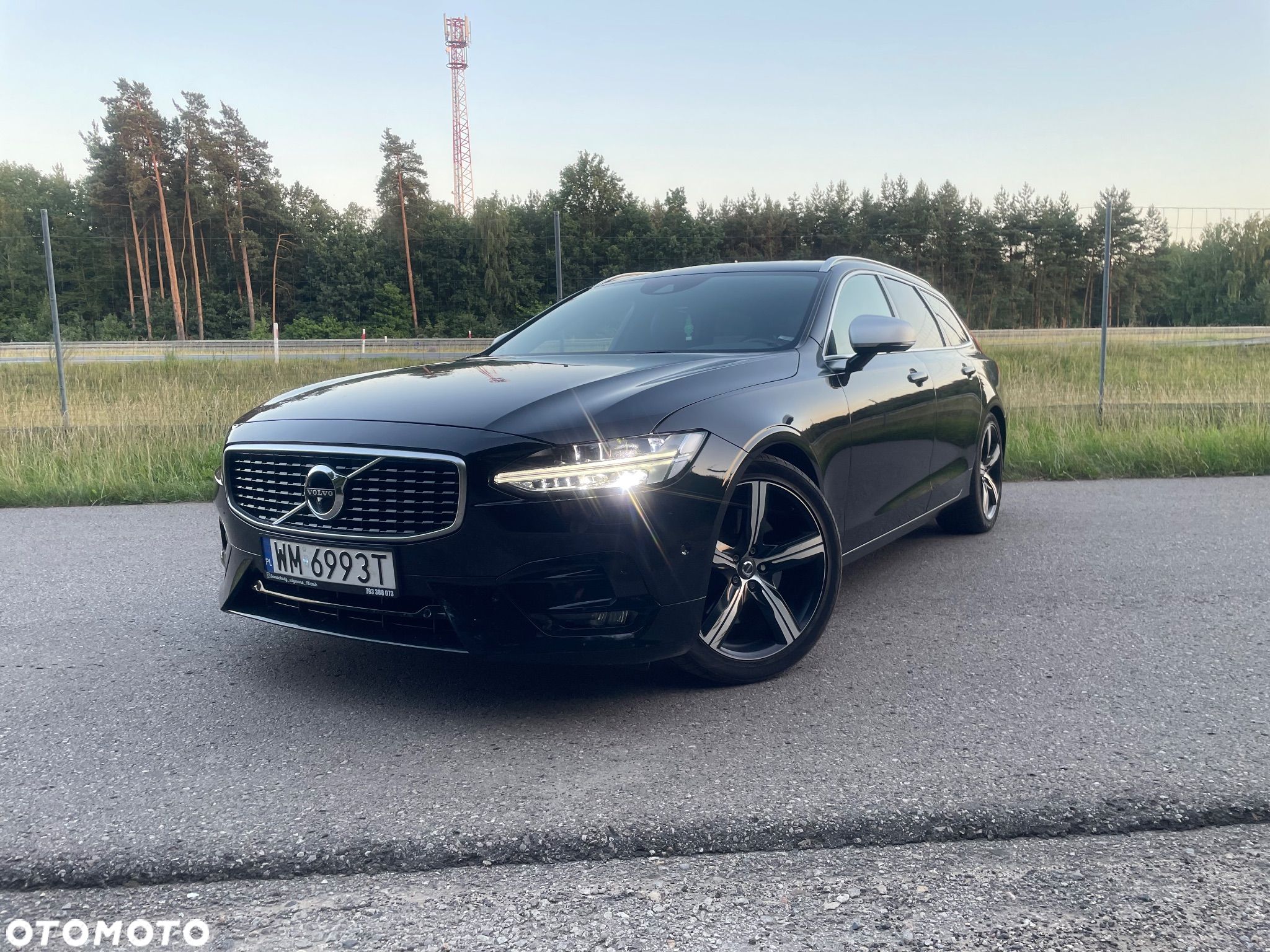 Volvo V90 T6 AWD R-Design - 1