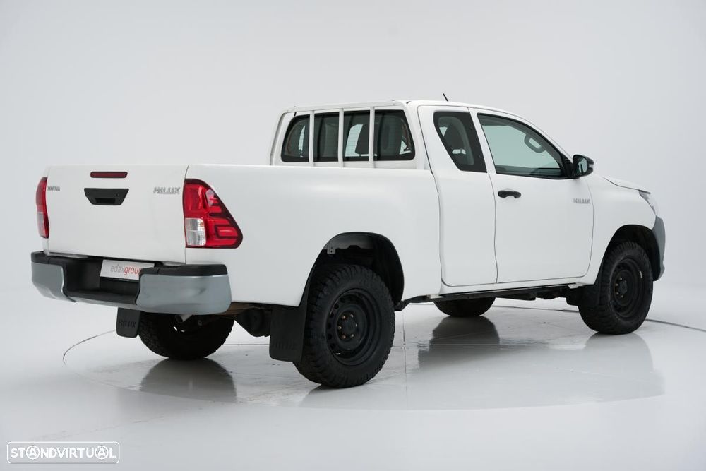 Toyota Hilux 2.4 D-4D 4WD CE c/iva - 5