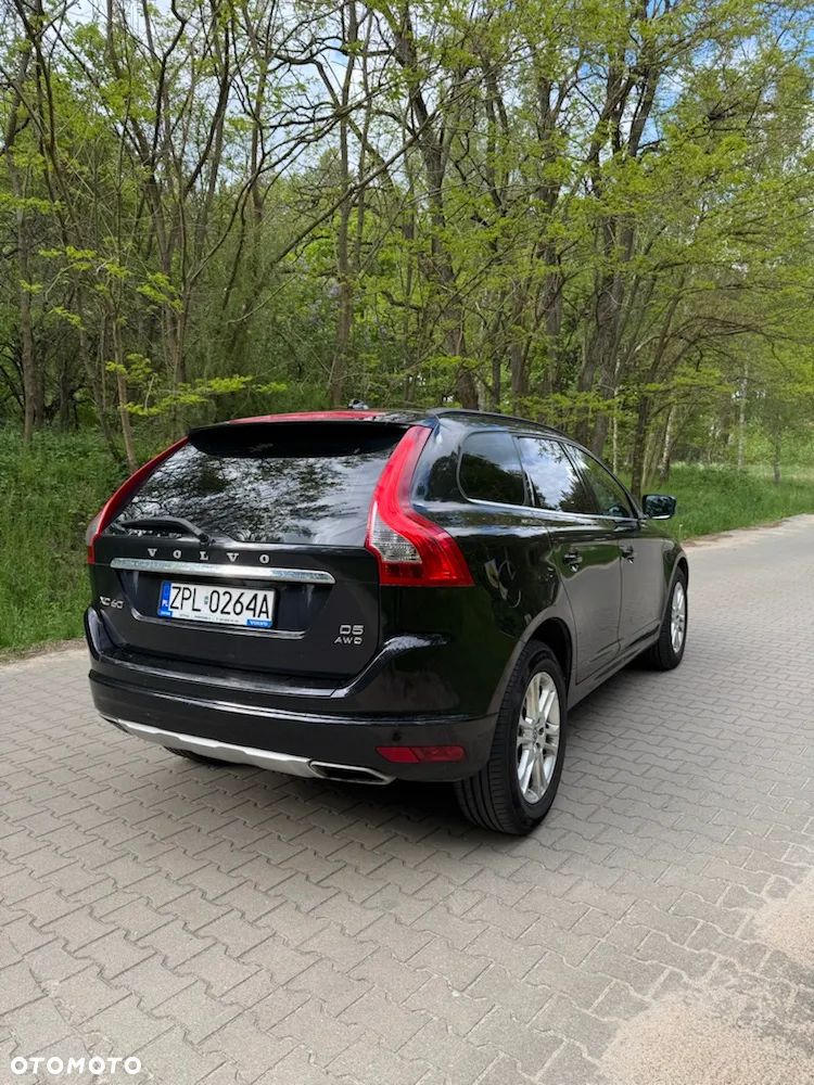 Volvo XC 60 D5 AWD Momentum - 4