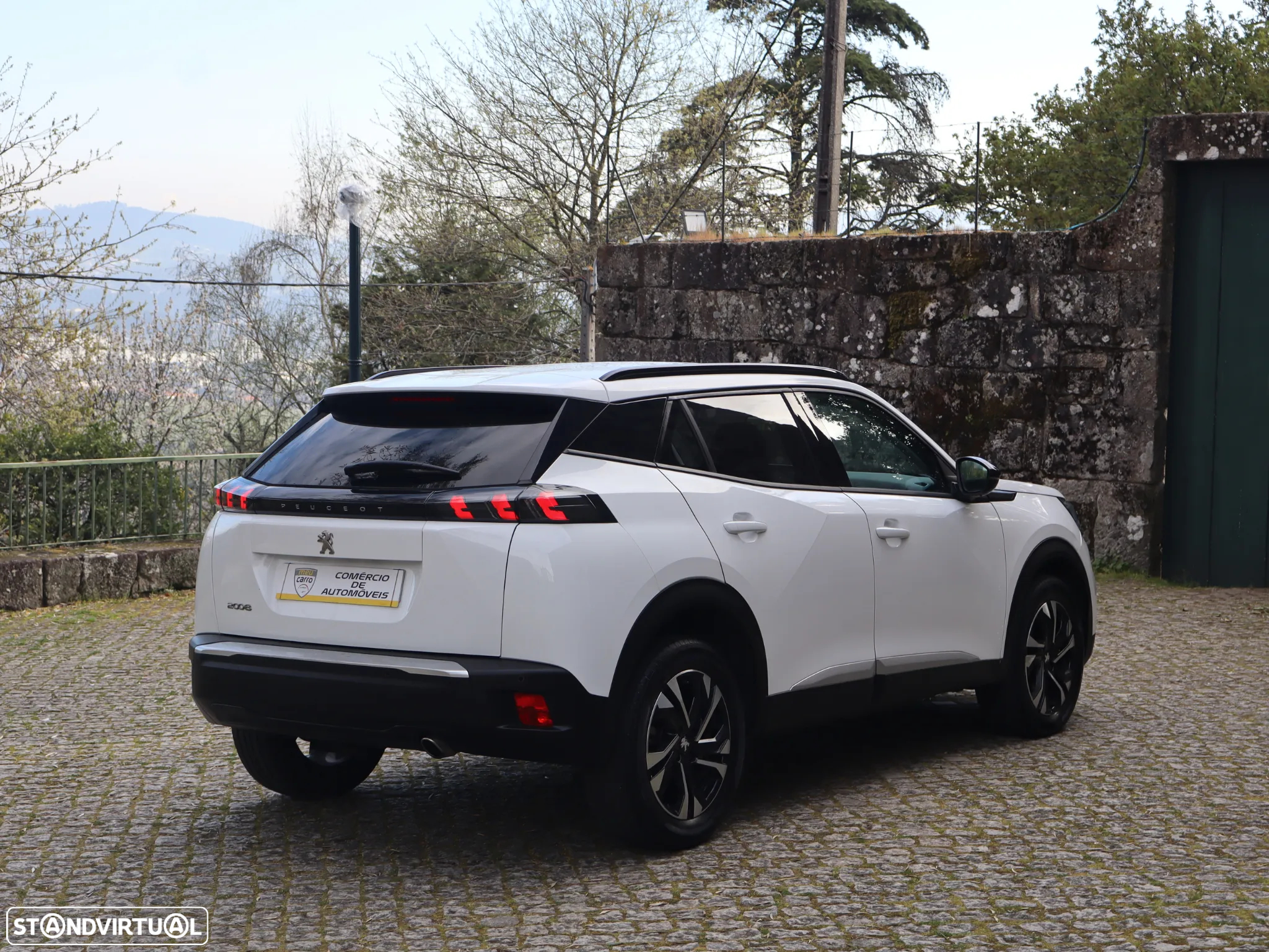 Peugeot 2008 1.5 BlueHDi Allure EAT8 - 4