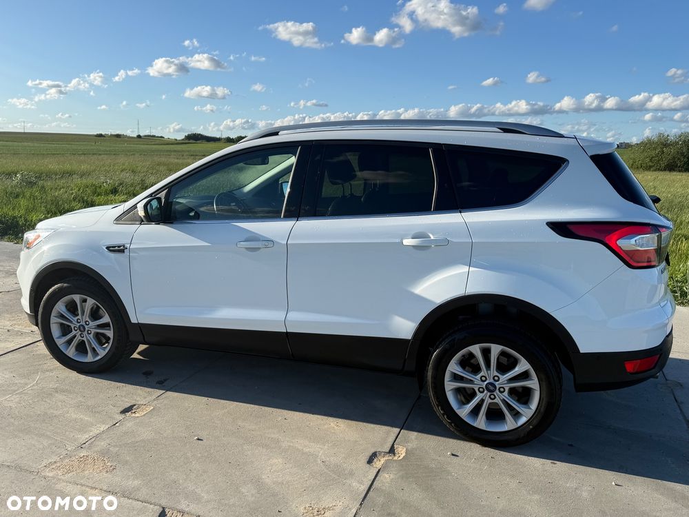 Ford Kuga 2.0 TDCi 2x4 Titanium - 14