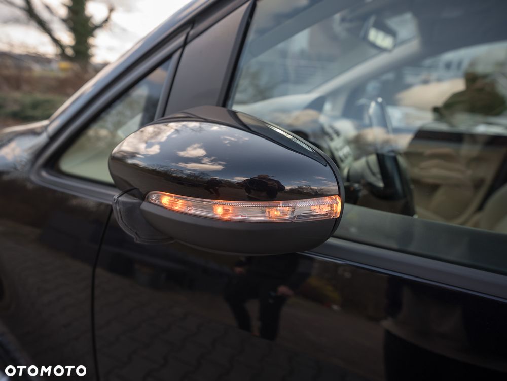 Volkswagen Touran 2.0 TDI DPF BlueMotion Technology DSG Life - 39
