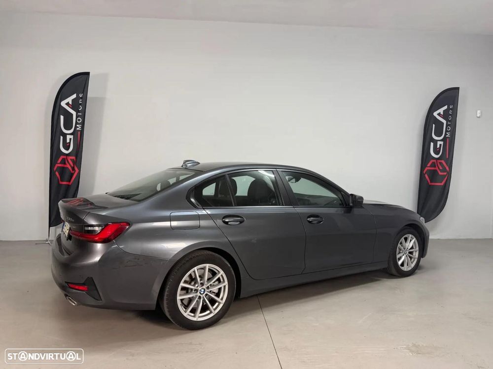 BMW 330 e iPerformance Advantage — fotografia 3
