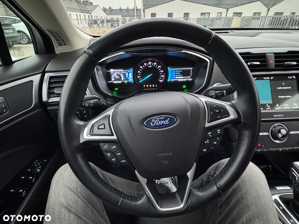 Ford Mondeo 2.0 Hybrid Titanium - 34