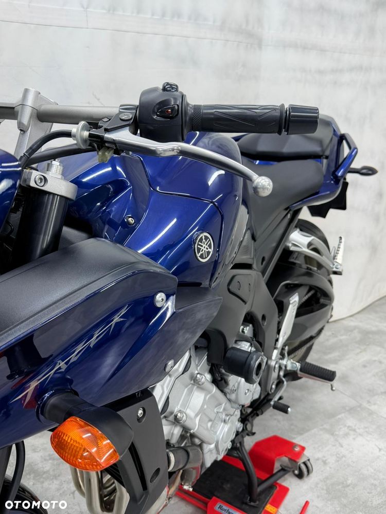 Yamaha FZ - 23