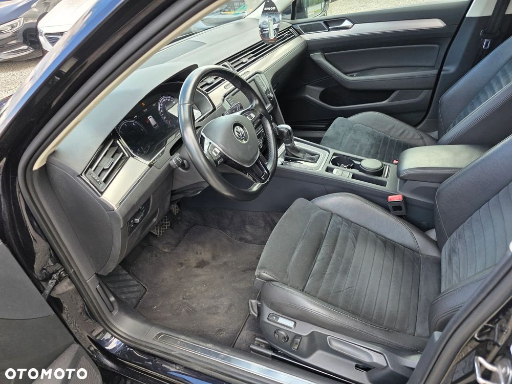 Volkswagen Passat Variant 2.0 TDI SCR 4Motion DSG (BMT) Highline - 24