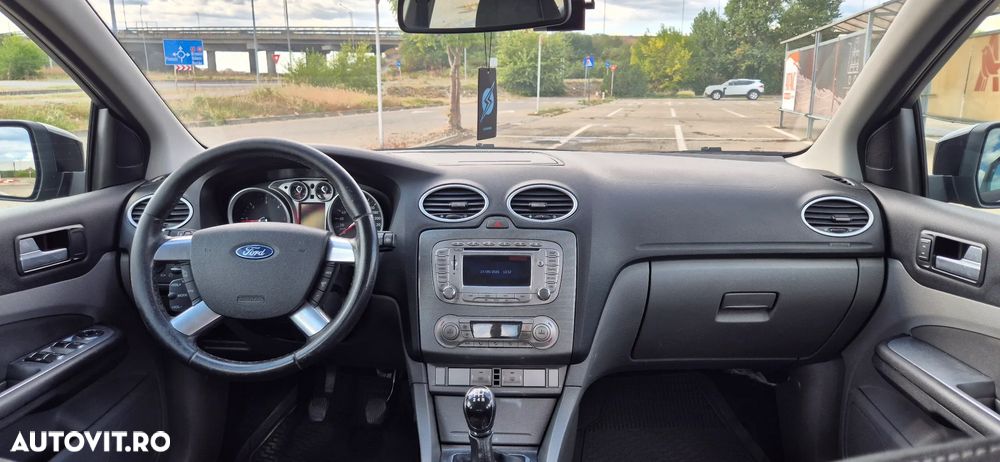 Ford Focus 2010 photo 5