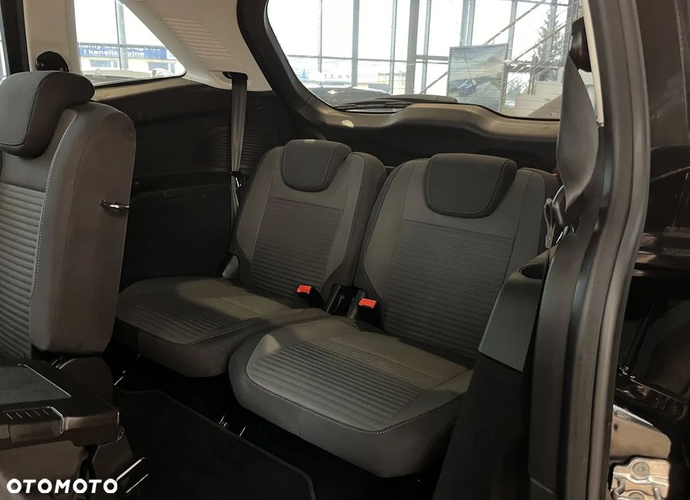 Ford Grand C-MAX - 24