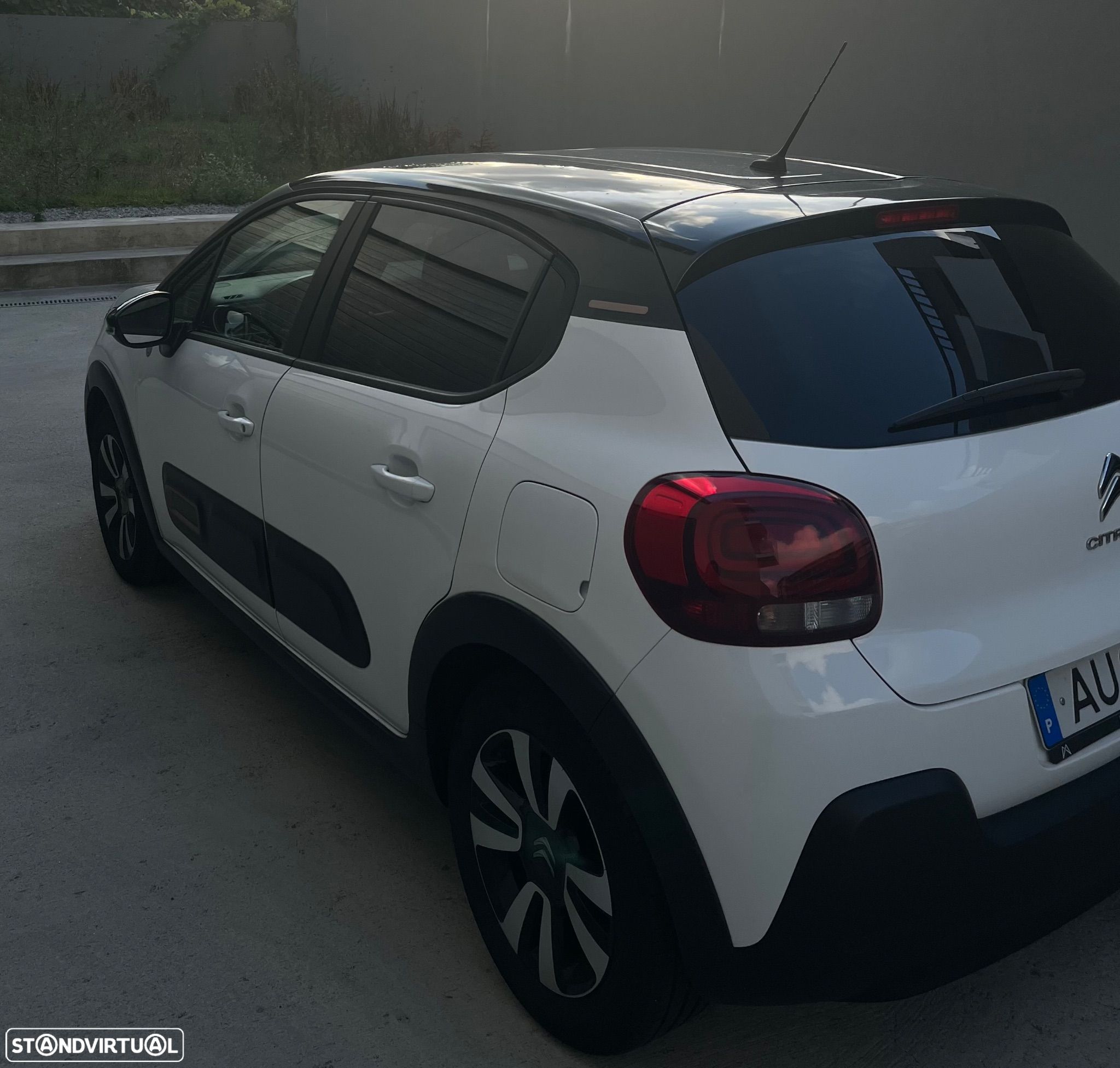 Citroën C3 1.2 PureTech C-Series - 1