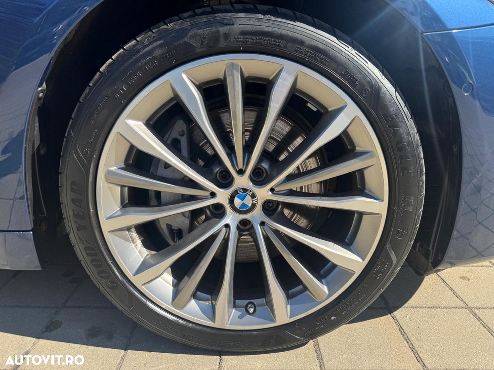 BMW Seria 5 530d xDrive AT MHEV - 16