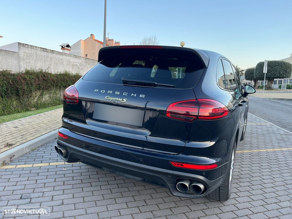 Porsche Cayenne S E-Hybrid - 4