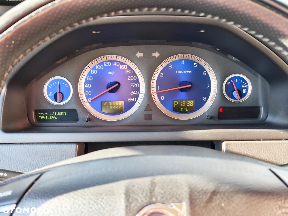 Volvo XC 90 3.2 AWD R-Design - 11