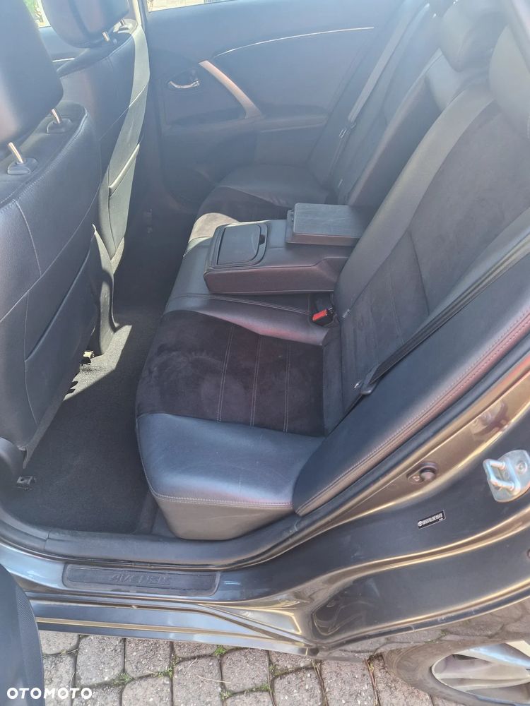 Toyota Avensis 2.0 D-4D Premium - 12