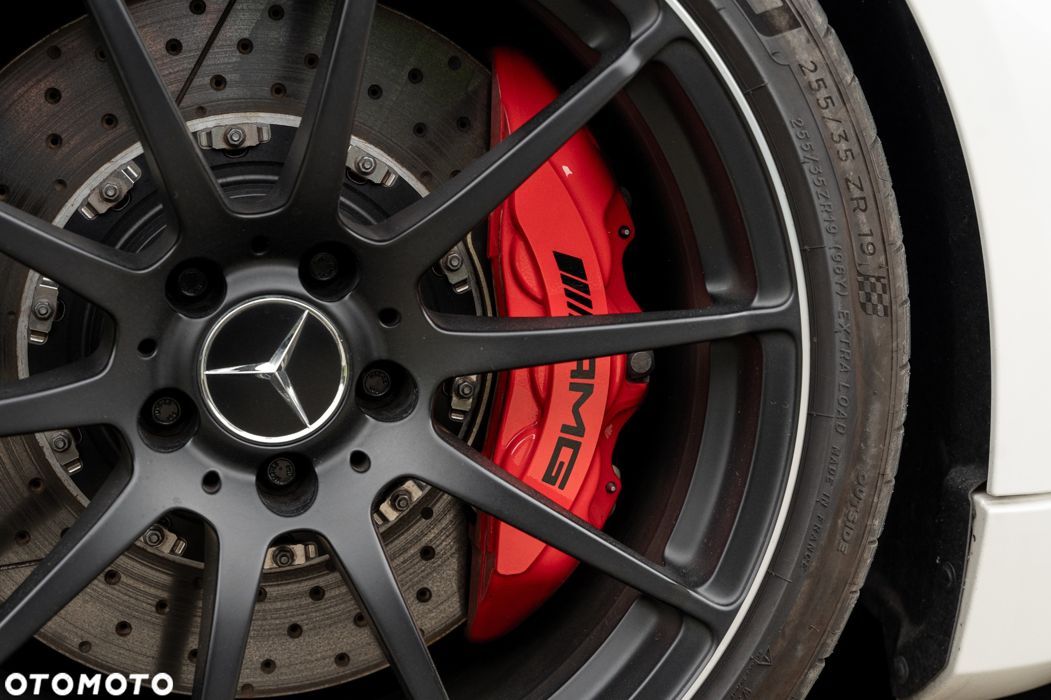 Mercedes-Benz Klasa C 63 AMG - 17