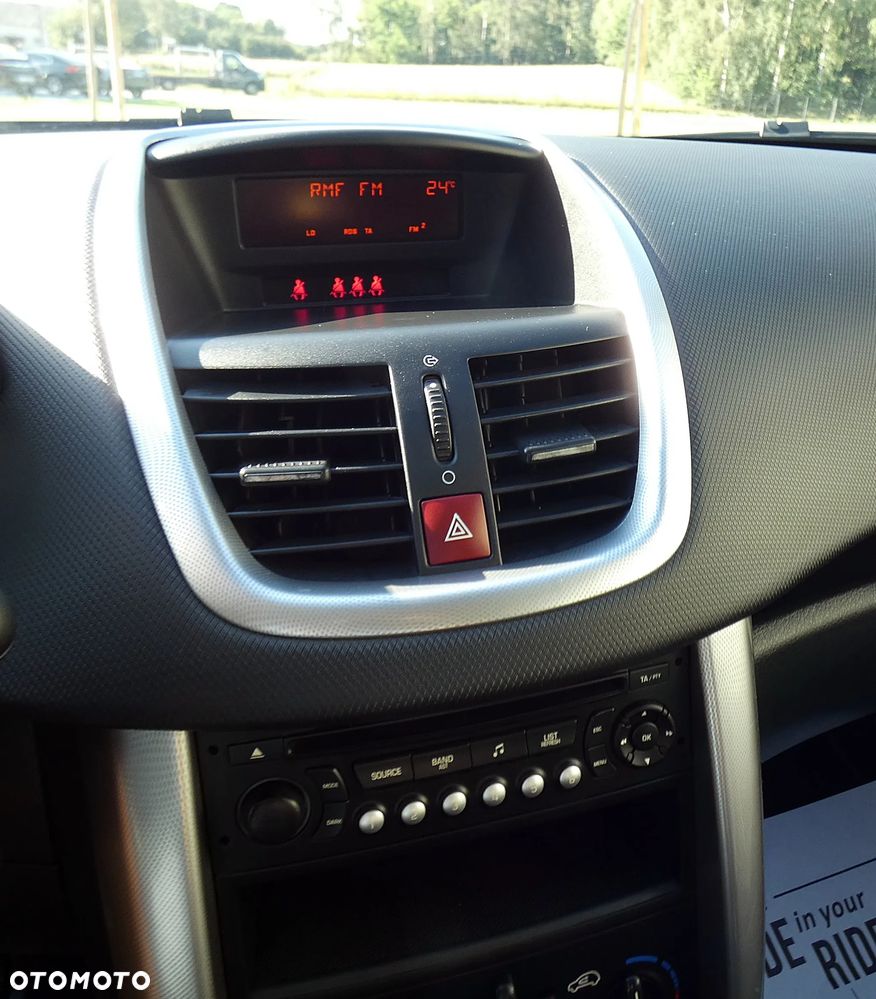 Peugeot 207 1.6 Trendy - 23