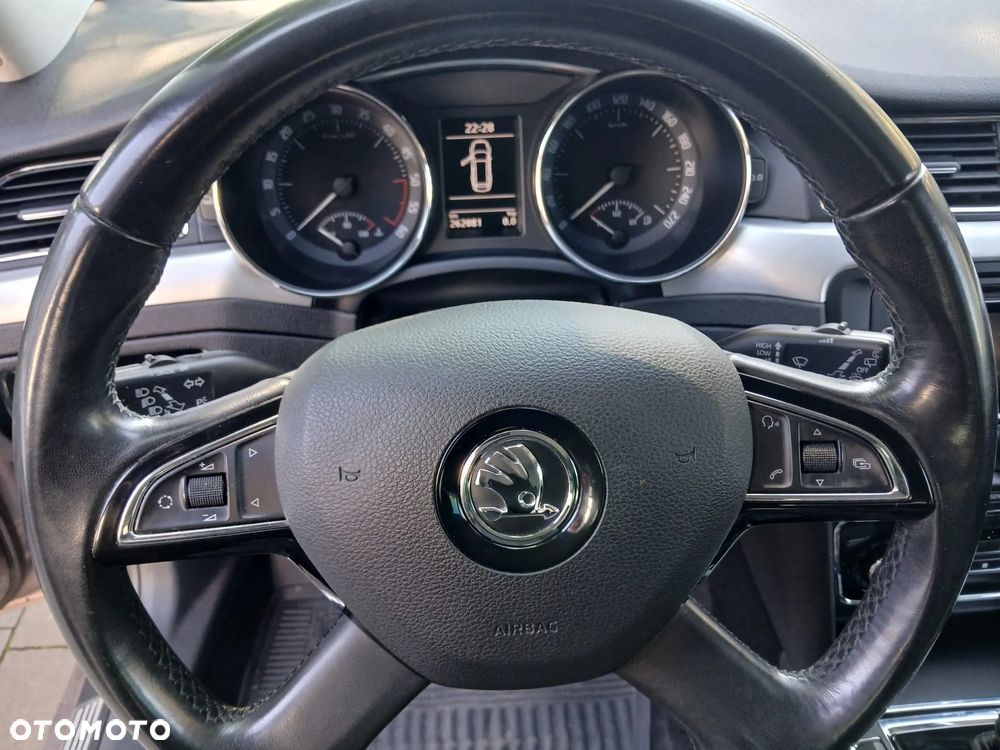 Skoda Superb 1.6 TDI Business DSG - 7