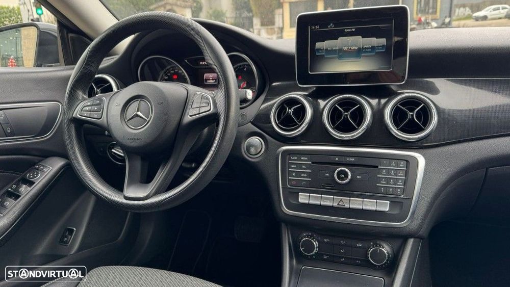 Mercedes-Benz CLA 180 - 15