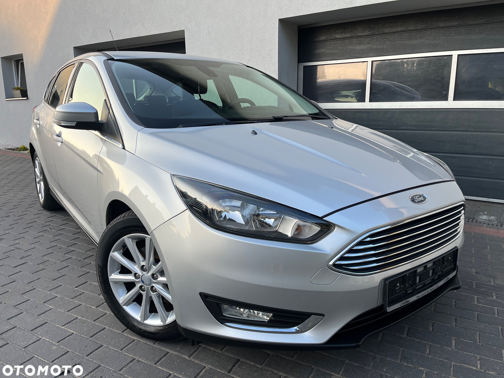 Ford Focus 1.0 EcoBoost Hybrid TITANIUM X - 4