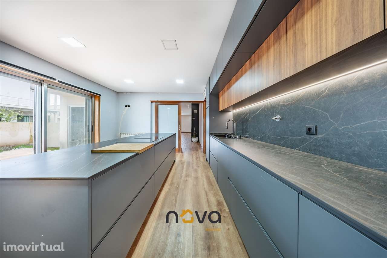 Moradia T3, Balazar, Póvoa de Varzim - Grande imagem: 3/30